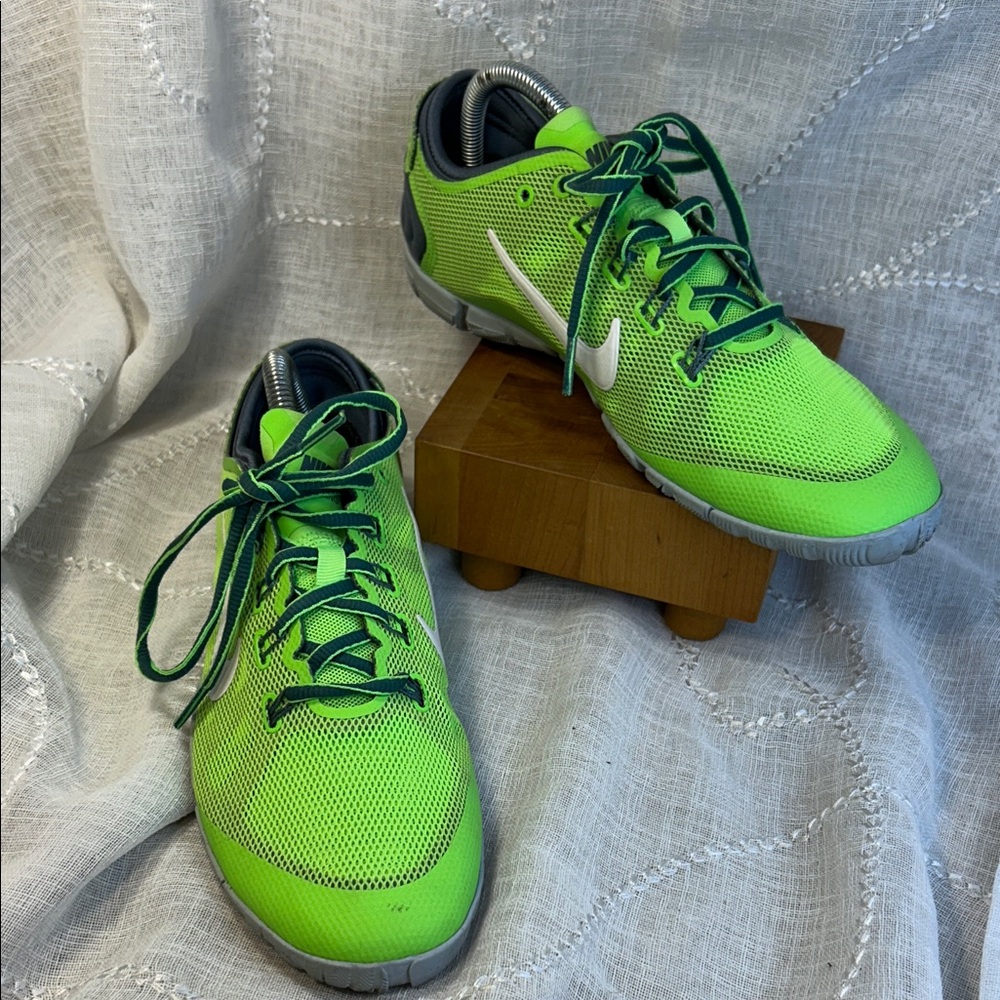 Nike training athletic sneakers shoes